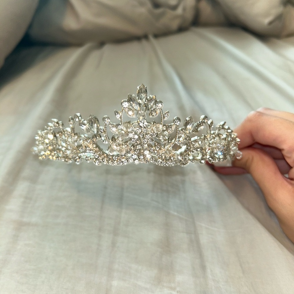 David's Bridal Sparkling Silver Tiara
